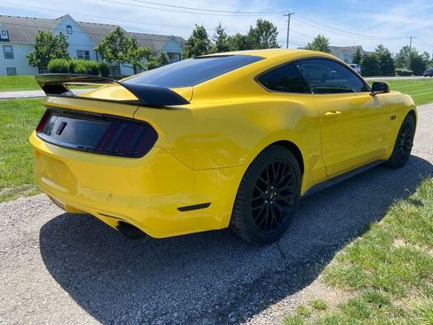 Used 2017 Ford Mustang GT w/ GT Performance Package RWD image 5