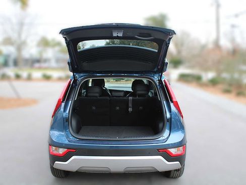 New 2025 Kia Niro EX image 9