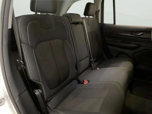 Used 2024 Jeep Grand Cherokee Laredo RWD image 67