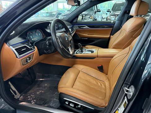 Used 2016 BMW 750i RWD image 10