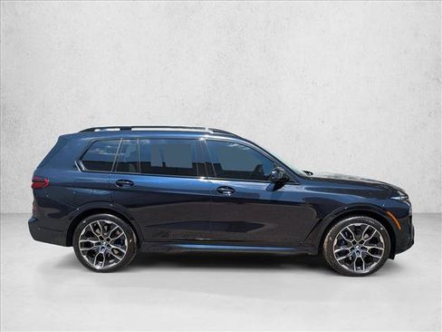 Used 2025 BMW X7 M60i AWD/4WD image 4