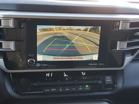 Used 2022 Toyota Tundra SR5 w/ Convenience Package image 28