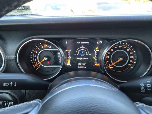 Used 2019 Jeep Wrangler Unlimited Sahara w/ Uconnect 4C Nav & Sound Group AWD/4WD image 20