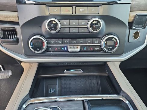 Used 2024 Ford Expedition Max Limited image 22