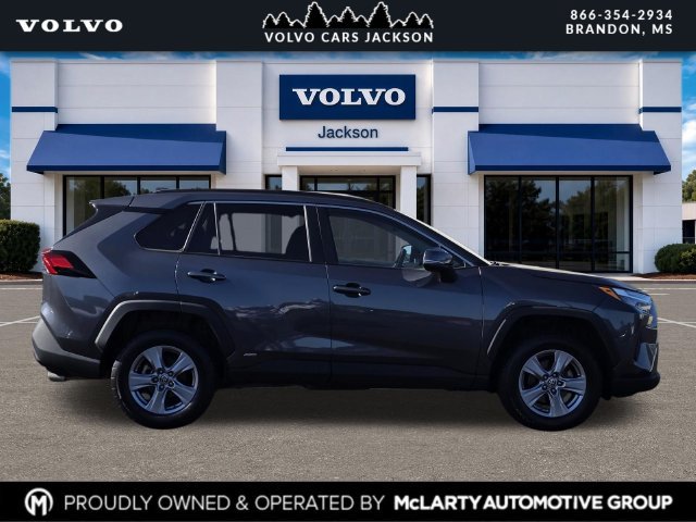 Used 2023 Toyota RAV4 LE AWD/4WD image 3