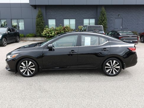 Used 2022 Nissan Sentra SV w/ SV Premium Package FWD image 2