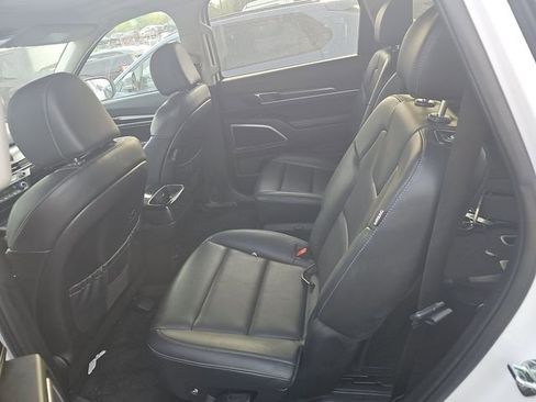 Certified 2025 Kia Telluride S image 13