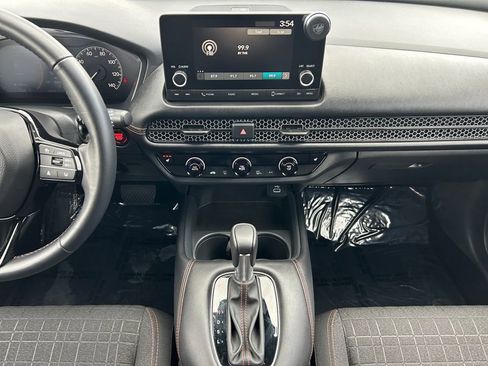 Used 2025 Honda HR-V Sport image 17