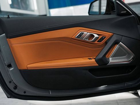 Used 2024 BMW Z4 M40i w/ Premium Package image 15