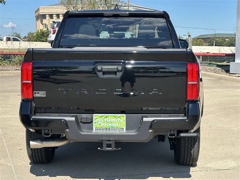 Used 2025 Toyota Tacoma SR5 image 4