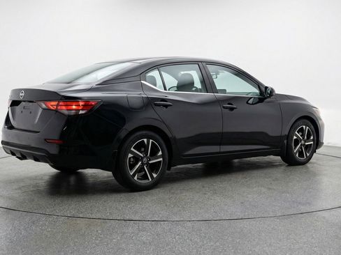 Used 2025 Nissan Sentra SV FWD image 9