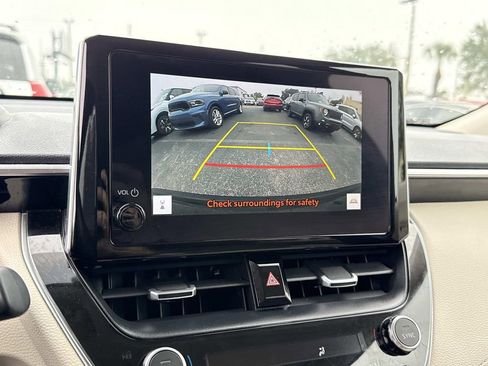 Used 2023 Toyota Corolla Cross XLE image 24