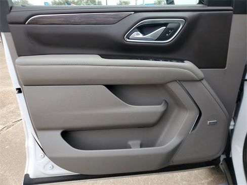 Used 2022 Chevrolet Suburban Z71 image 18