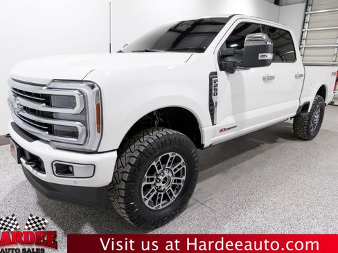 Used 2025 Ford F250 Platinum w/ Platinum Plus Package image 2