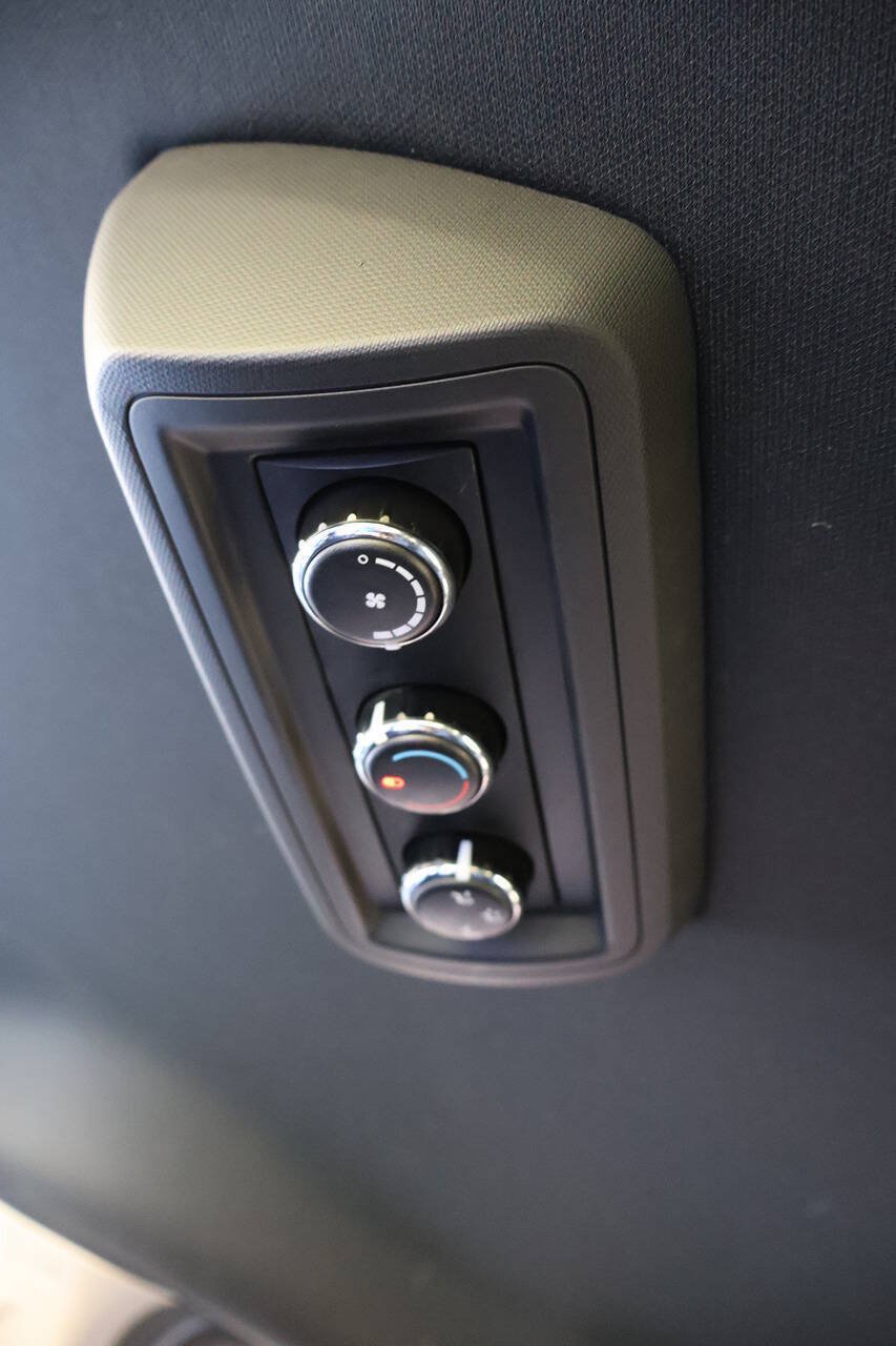 Used 2017 Dodge Grand Caravan SXT FWD image 19