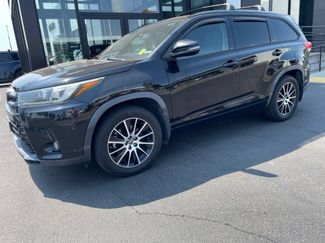 Used 2018 Toyota Highlander SE AWD/4WD video 1