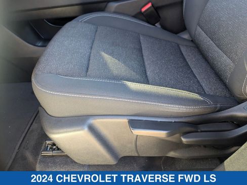 Used 2024 Chevrolet Traverse LS image 16