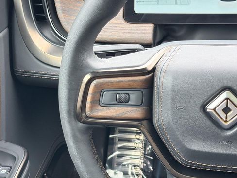 Used 2026 Rivian R1S Premium AWD/4WD image 9