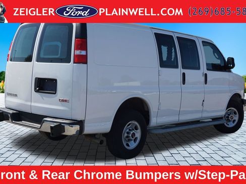 Used 2024 GMC Savana 2500 w/ Driver Convenience Package RWD image 5
