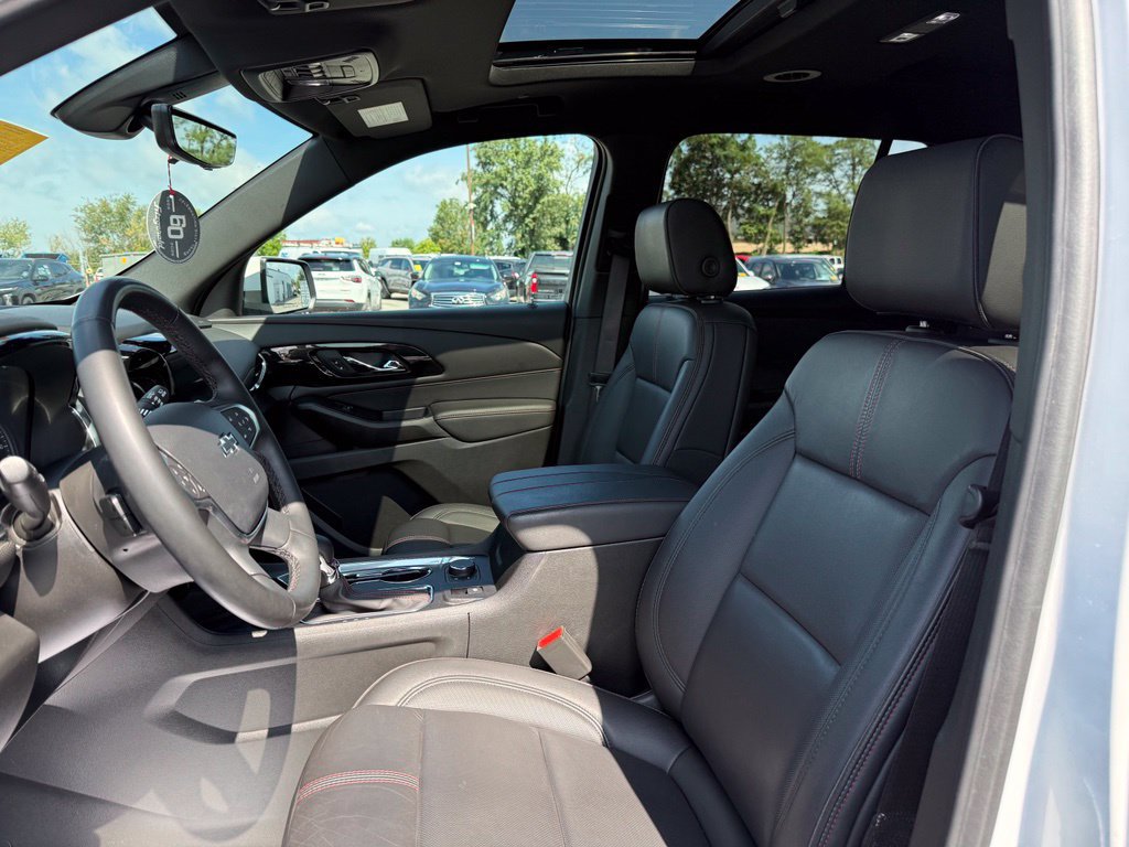 Used 2023 Chevrolet Traverse RS w/ LPO, Floor Liner Package AWD/4WD image 54