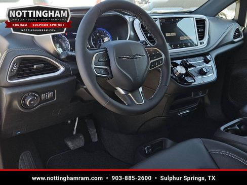 New 2026 Chrysler Pacifica Select FWD image 22