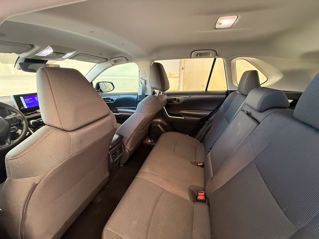 Used 2025 Toyota RAV4 LE AWD/4WD image 21