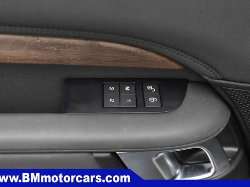 Used 2018 Land Rover Discovery HSE AWD/4WD image 26