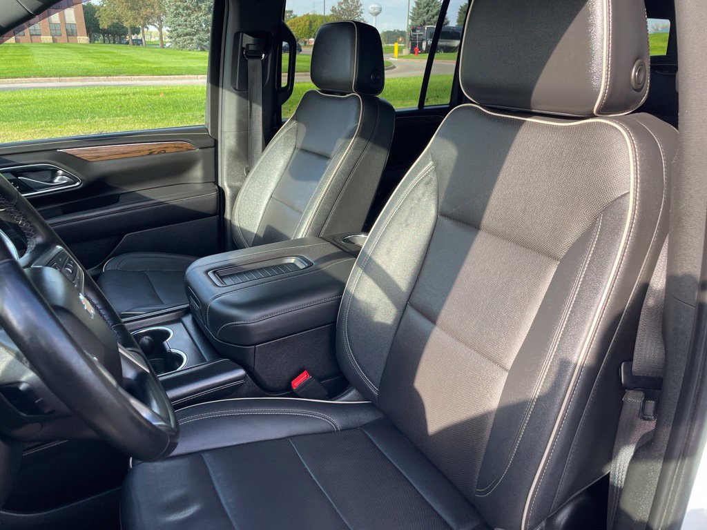 Used 2023 Chevrolet Suburban Premier w/ Premium Package AWD/4WD image 10