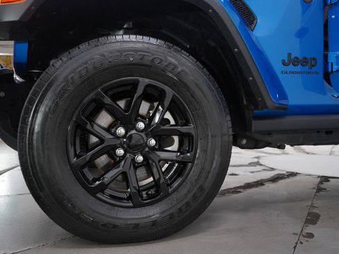 Used 2023 Jeep Gladiator Sport image 29