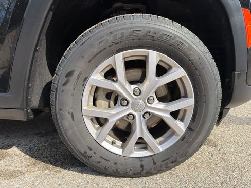 Used 2022 Jeep Grand Cherokee Limited image 9