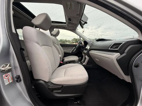 Used 2017 Subaru Forester 2.5i Premium w/ All-Weather Package AWD/4WD image 10
