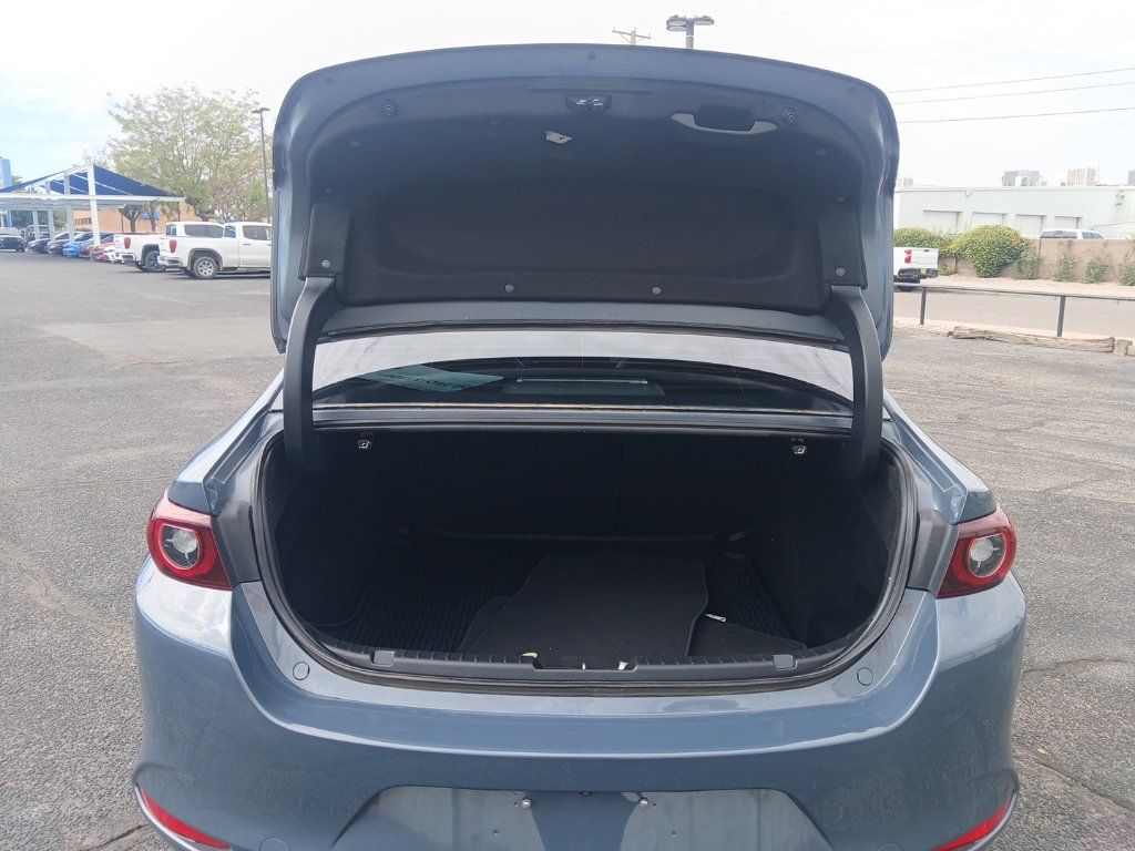 Used 2023 MAZDA MAZDA3 s FWD image 5
