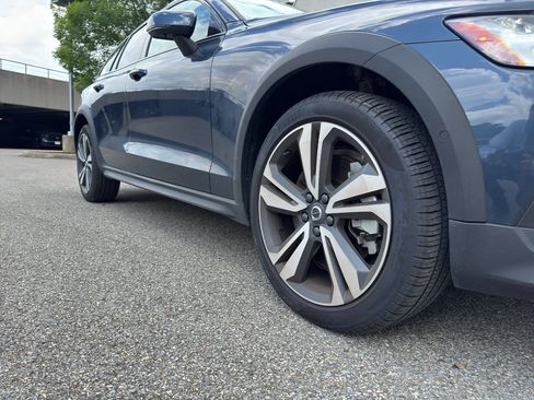Used 2026 Volvo V60 B5 Cross Country Plus AWD/4WD image 12