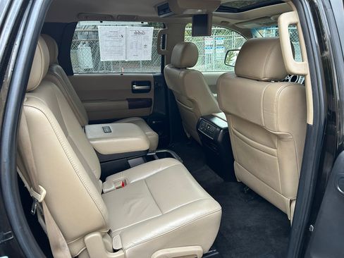 Used 2012 Toyota Sequoia Platinum image 22