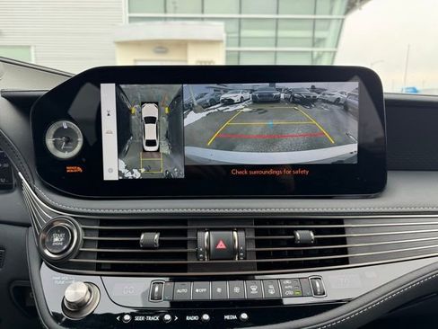 Used 2024 Lexus LS 500 AWD w/ Interior Upgrade Package image 20