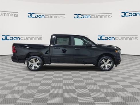 New 2026 RAM 1500 Express AWD/4WD image 9