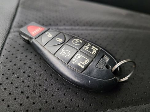 Used 2019 Dodge Grand Caravan SXT image 32