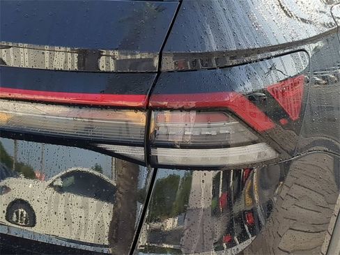 New 2025 Volkswagen Taos SE image 8