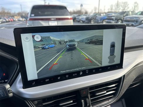 Used 2025 Ford Escape Platinum image 17