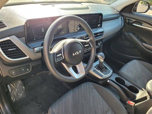 Used 2024 Kia Seltos LX image 7