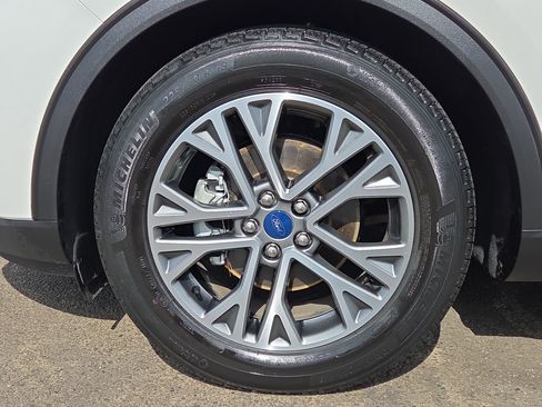 Certified 2021 Ford Escape SEL FWD image 9