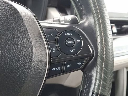 Used 2022 Toyota Corolla Cross LE image 18