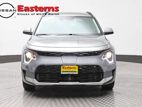 Used 2024 Kia Niro Wind w/ Wind Preserve Package FWD image 2