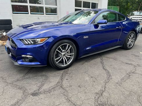 Used 2016 Ford Mustang GT RWD image 3