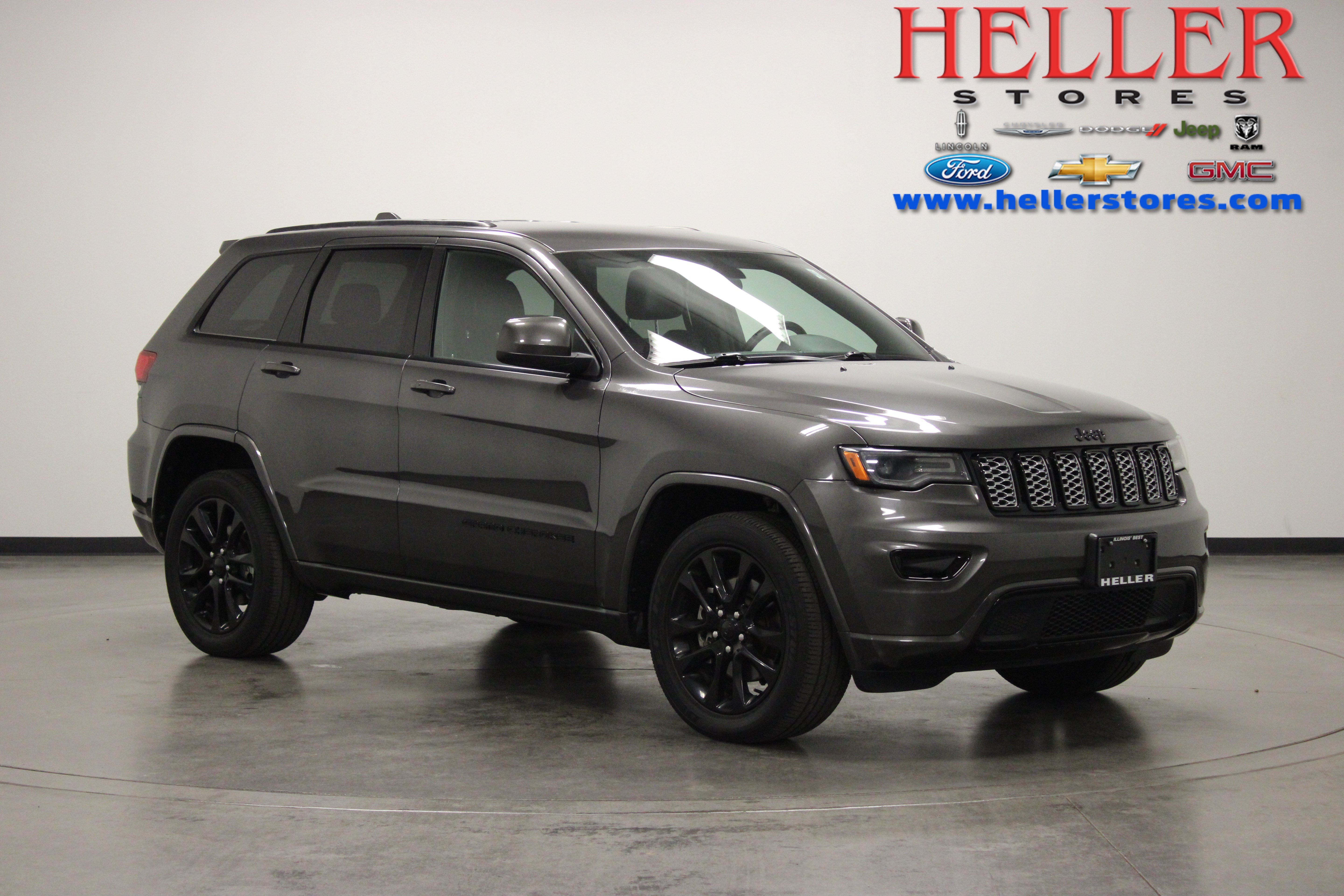 Used 2021 Jeep Grand Cherokee Laredo X RWD image 1