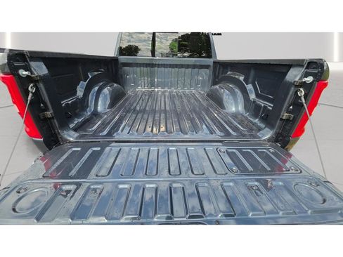 New 2026 RAM 1500 Laramie AWD/4WD image 17