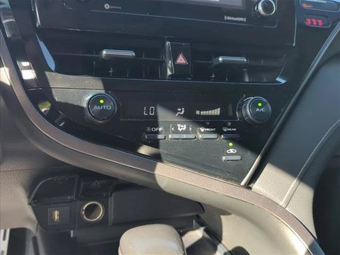 Used 2021 Toyota Camry SE FWD image 22