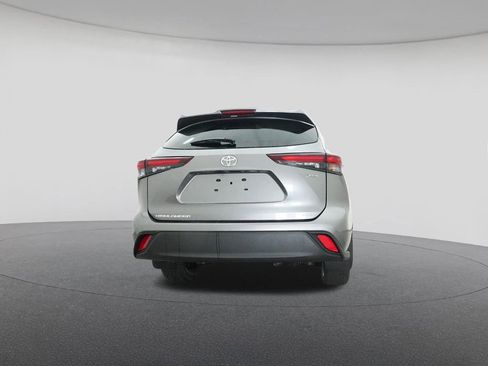 New 2026 Toyota Highlander XLE image 23