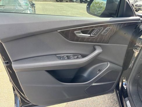 Used 2023 Audi Q8 Premium Plus image 21