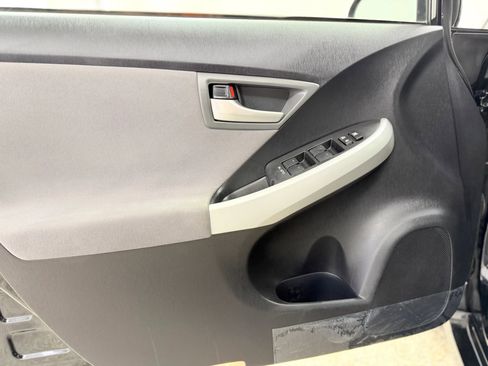 Used 2013 Toyota Prius Three w/ Solar Roof Pkg image 11